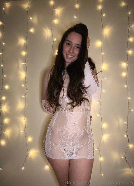 Victoriagetlow model art gallery