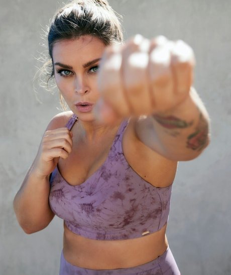 Miljuschka model hot archive