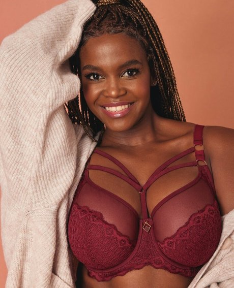 Oti Mabuse star hot pictures