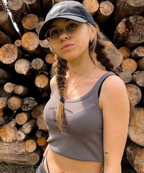 Anna Kauer star pornographic photo