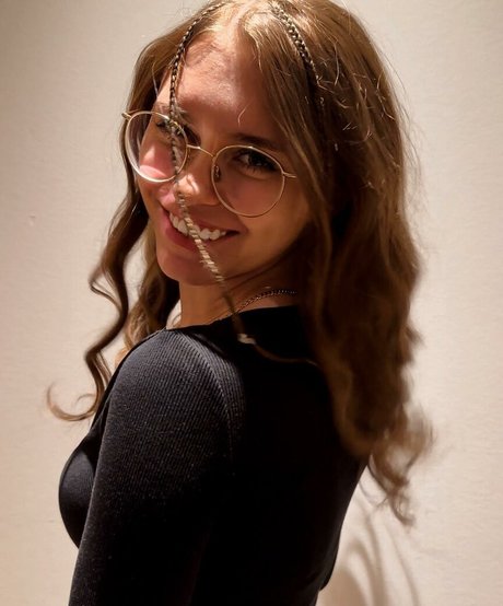 Anna Kauer model nice img