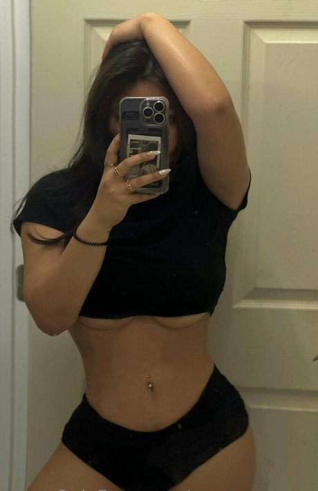 Ngan Nguyen star exclusive photo