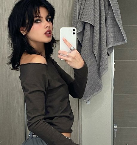 Jalynn Irwin porn star img