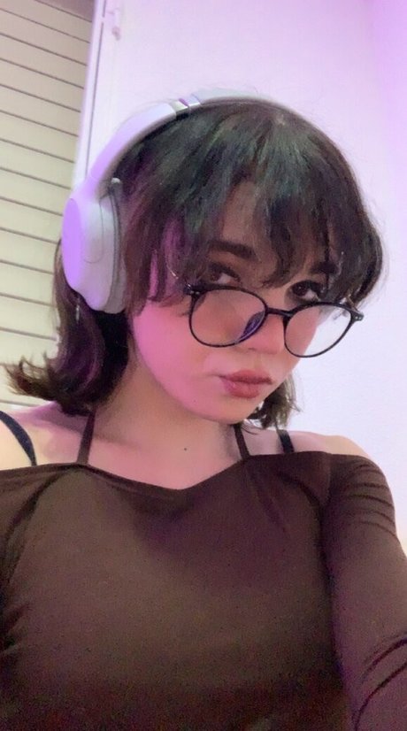 angele mhr Profile pic