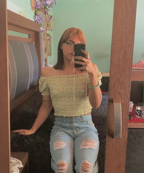 Lilith Moreno pretty pornstar picture