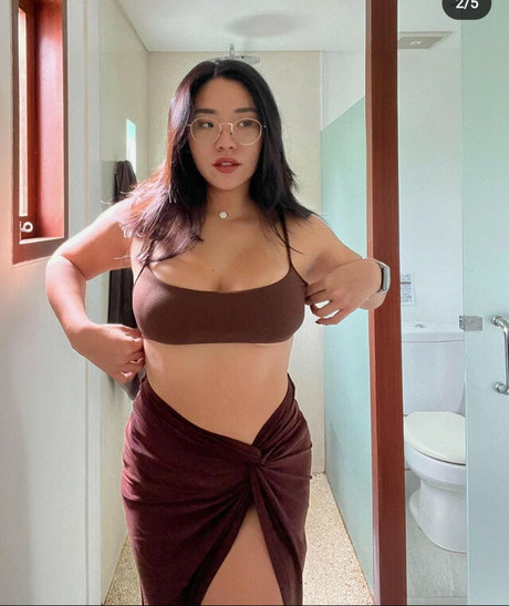 Mathilda Huang star high quality pics