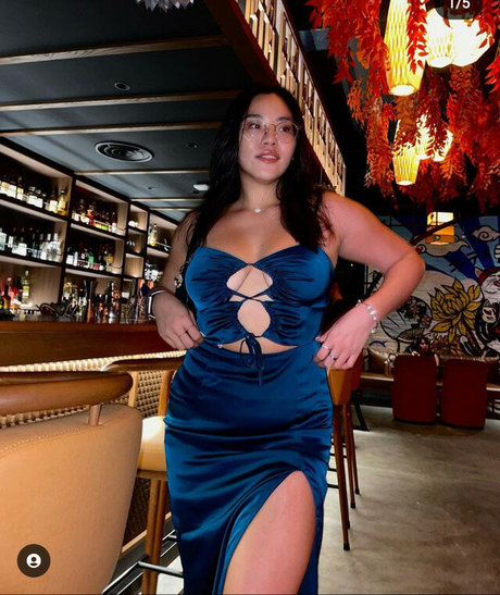 Mathilda Huang beautiful model image