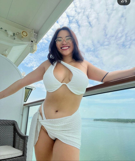 Mathilda Huang nude actress images