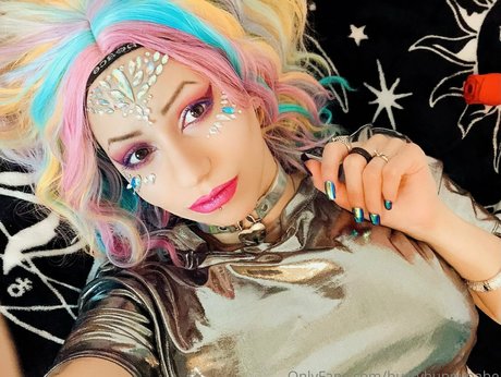 bustybunnybabe model art img