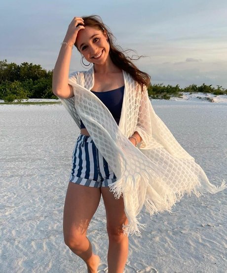 Felicia Hofner model free galleries