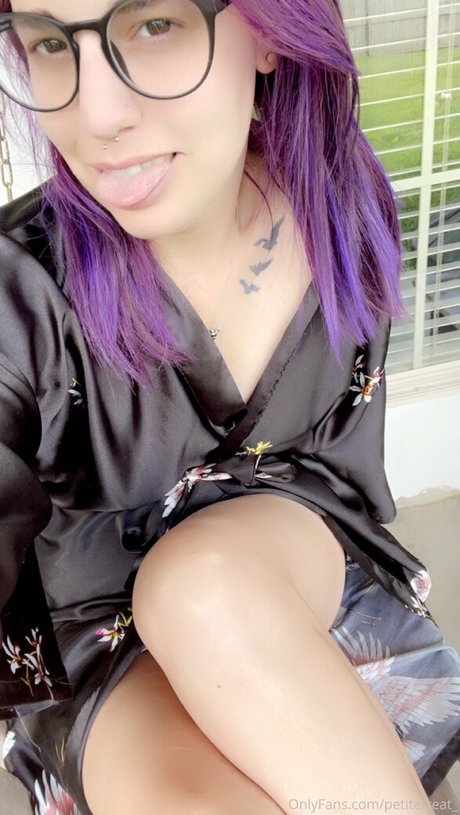 petitetreat_ model porn photo