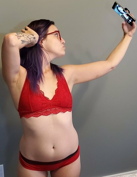 petitetreat_ star naked pic