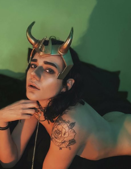 erinrileycos xxx actress picture