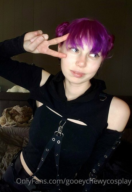 gooeychewycosplay free actress pictures