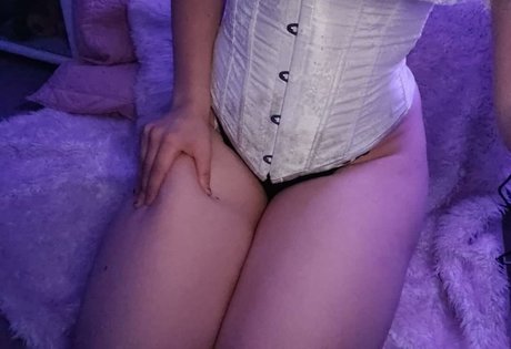 frogzzi nude model archive