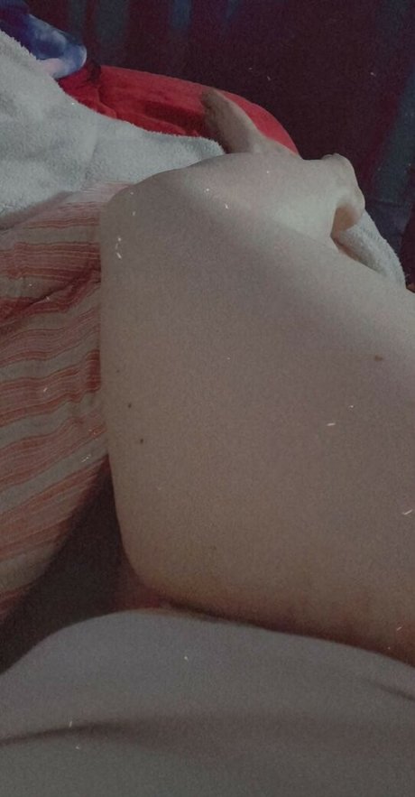 Wafflesandpancakes naked pornstar image