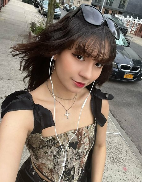 anaxmei model adult photos