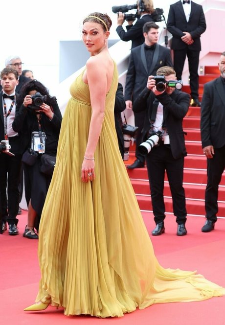 Karlie Kloss pretty star photos