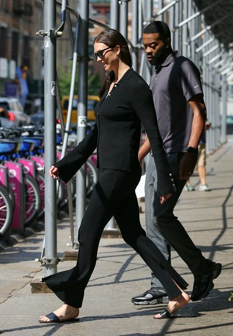 Karlie Kloss actress gallery