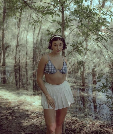 Ebcjpg star nude picture