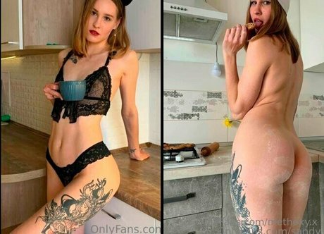 methoxy x model nudes photos