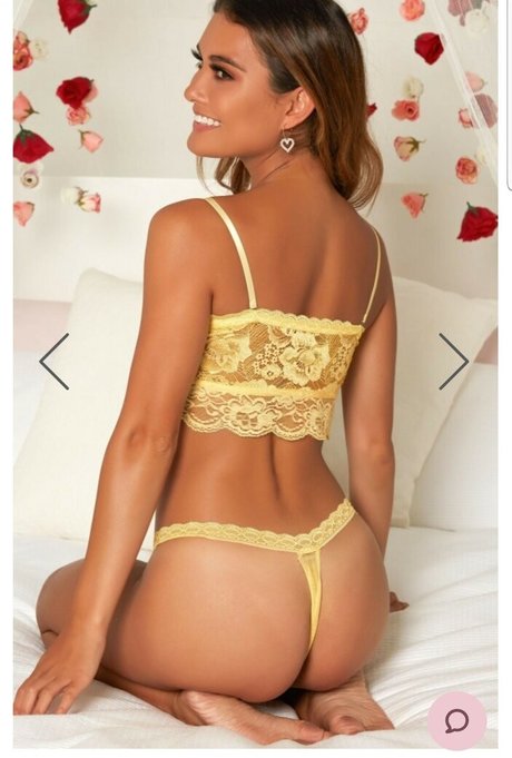 Leah Perkins Mimi Perkins pornstar top pic