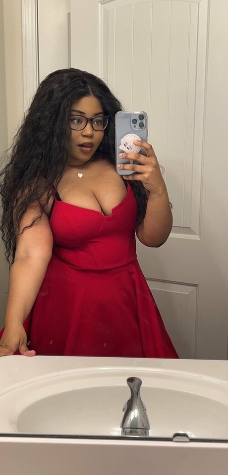 Ria Parker nudes model pic