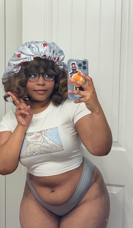 Ria Parker art star pic