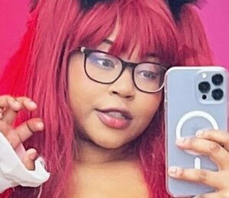 Ria Parker art star photo