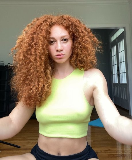 Sammypicone model porn pics