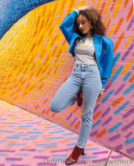 createwithkira erotic model picture