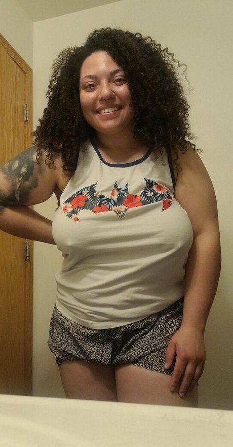 hot lips hd actress photos