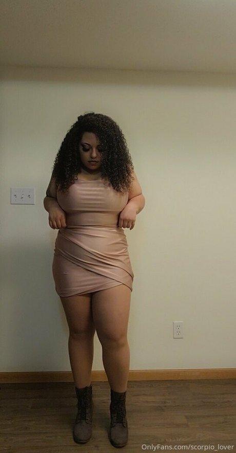 hot lips top model pic