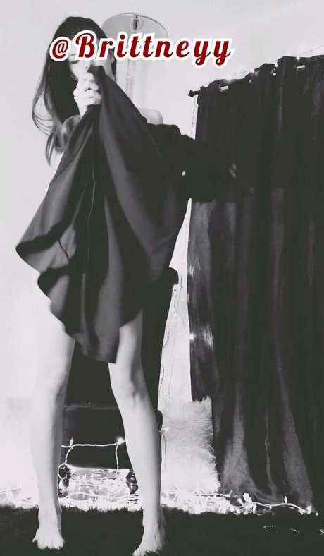 brittneyyfree model erotic gallery