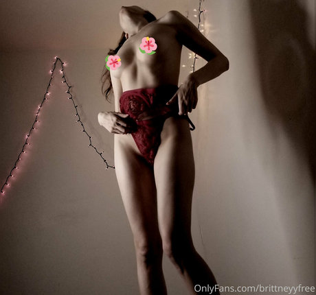 brittneyyfree pornstar adult galleries
