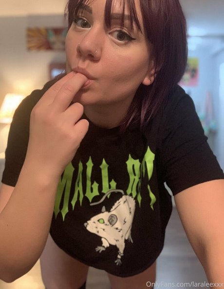 laraleexxx star top img