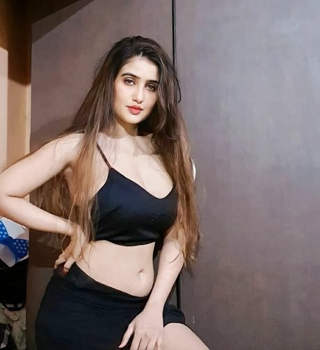 Aniza Hazel model art pics