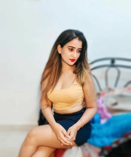 Aniza Hazel star hot images