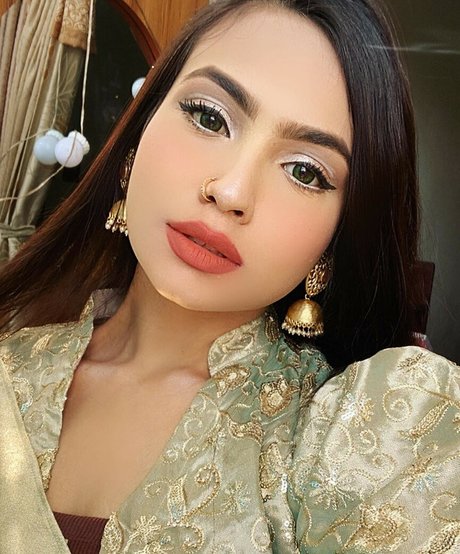 Umme Zamilatun Naima star nudes gallery