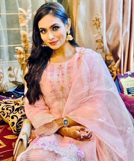 Umme Zamilatun Naima star beautiful img