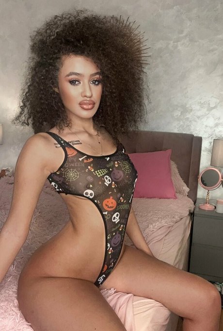 NatalieBratz model pretty img