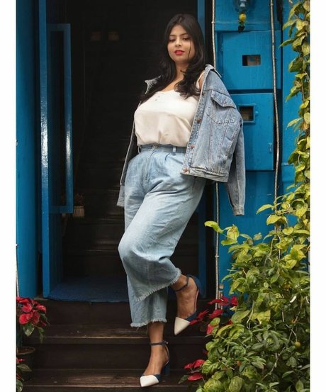 Tassels and Trails free actress archive