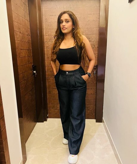 Akanksha Jain model high quality picture