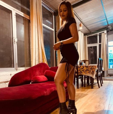 Akanksha Jain xxx model pic