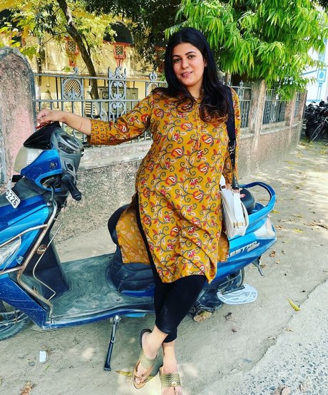 tejaswi pandeyy nudes actress photos