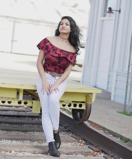 Komal Bhagat xxx model pics