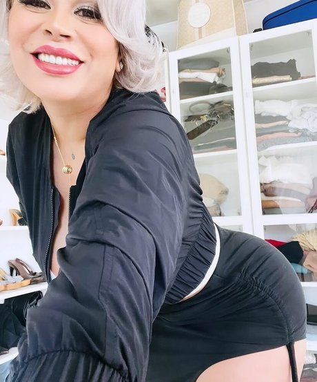 Myra La Chula perfect star pics