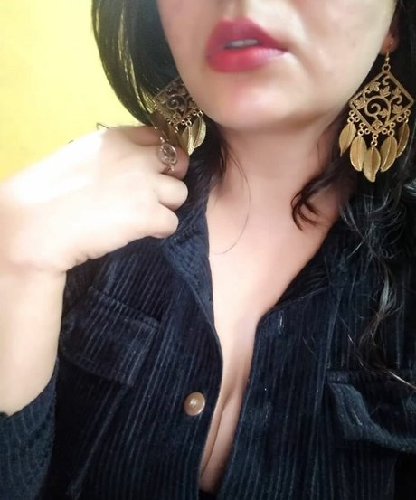 Maya Diba star erotic pic