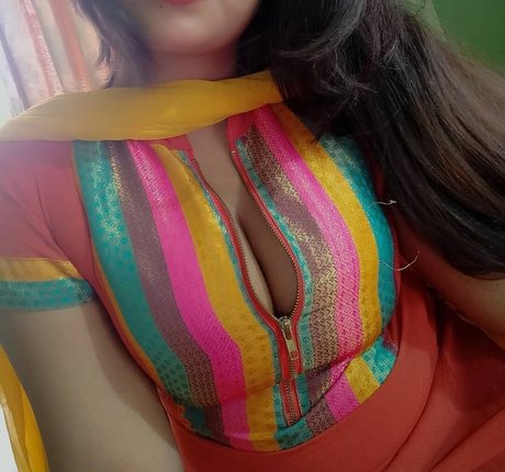 Maya Diba model exclusive images