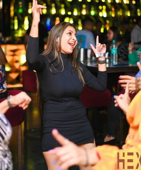 Roma Varadkar star hot pics